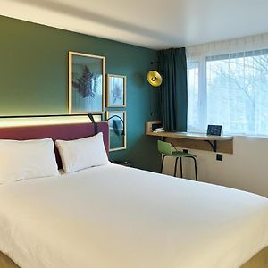 Superior Room 1 Queen Bed